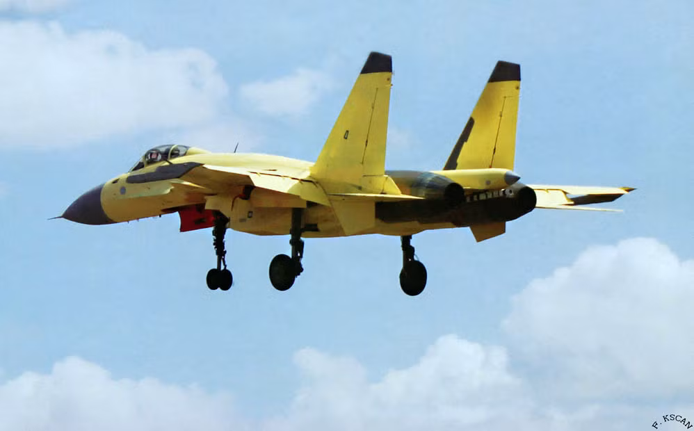 Được sự hỗ trợ của Ukraine, Trung Quốc đã chế ra máy bay chiến đấu J-15 Được sự hỗ trợ của Ukraine, Trung Quốc đã chế ra máy bay chiến đấu J-15