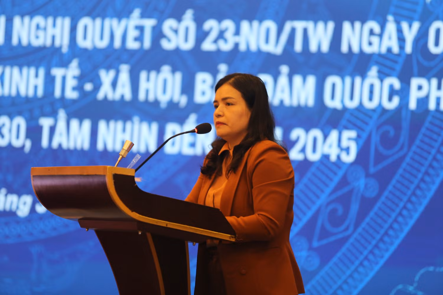 Bà Y Ngọc - Phó Chủ tịch Ủy ban nhân dân tỉnh Kon Tum. Ảnh: Văn Cường Bà Y Ngọc - Phó Chủ tịch Ủy ban nhân dân tỉnh Kon Tum. Ảnh: Văn Cường