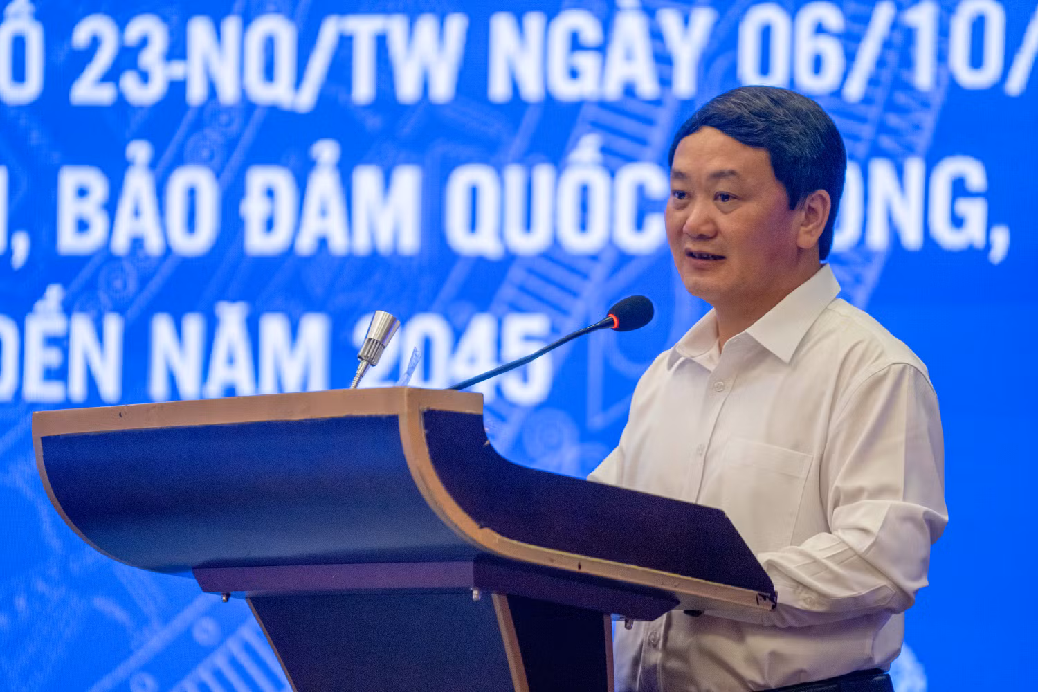Bộ trưởng, Chủ nhiệm Ủy Ban Dân tộc Hầu A Lềnh chia sẻ tại hội nghị. Ảnh: Bộ Giáo dục và Đào tạo Bộ trưởng, Chủ nhiệm Ủy Ban Dân tộc Hầu A Lềnh chia sẻ tại hội nghị. Ảnh: Bộ Giáo dục và Đào tạo