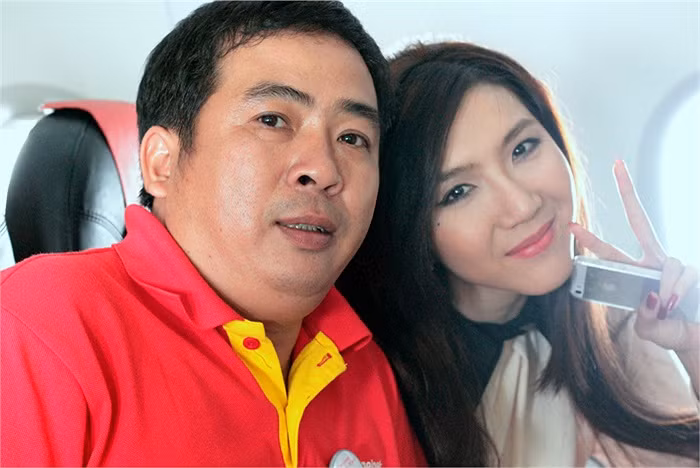 Vị đạo diễn này mới đây được biết đến là người lên tiếng phản pháo doanh nhân Chung Minh để giữ uy tín cho ekip nhạc sĩ Nguyễn Văn Chung trong vụ lùm xùm tiền tài trợ show diễn giữa đôi bên.