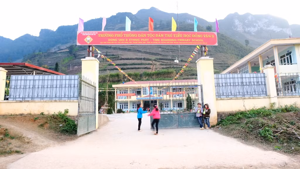 Trường Phổ thông dân tộc bán trú Đồng Văn B.