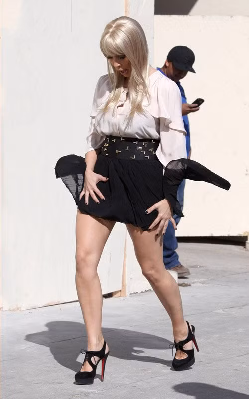 Hài hước với khuôn mặt đầy biểu cảm của Kim Kardashian!