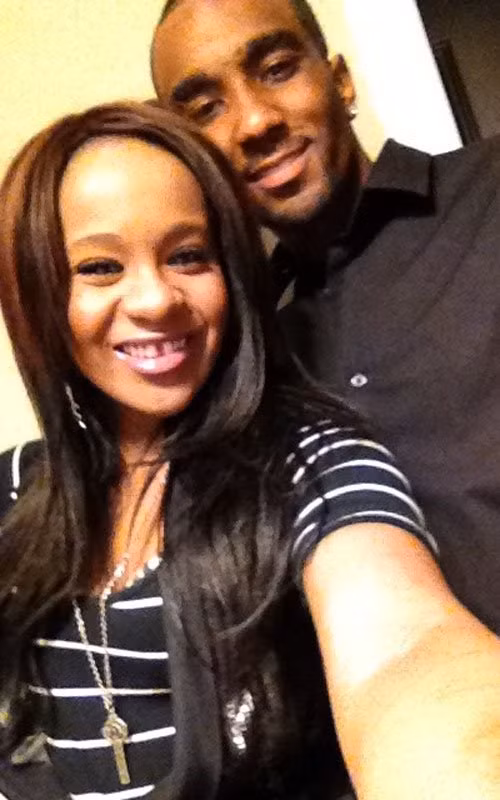 Bobbi Kristina Brown chụp ảnh cùng con nuôi của Whitney Houston - Nick Gordon