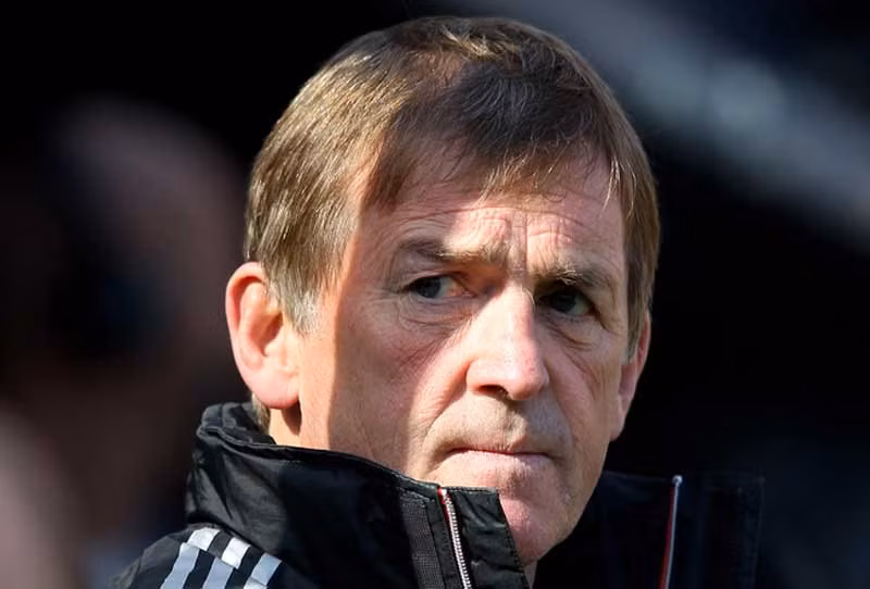 Các fan Liverpool đã bắt đầu chia rẽ nhau xung quanh chuyện liệu Dalglish có nên bị sa thải. Một số cho rằng Rome không thể xây dựng trong một ngày, và Dalglish cần có thời gian để biến Liverpool thành một đế chế. Những người khác cho rằng dù Dalglish đã làm hết sức mình, nhưng Liverpool cần một HLV mới mà một chiến thuật mới.