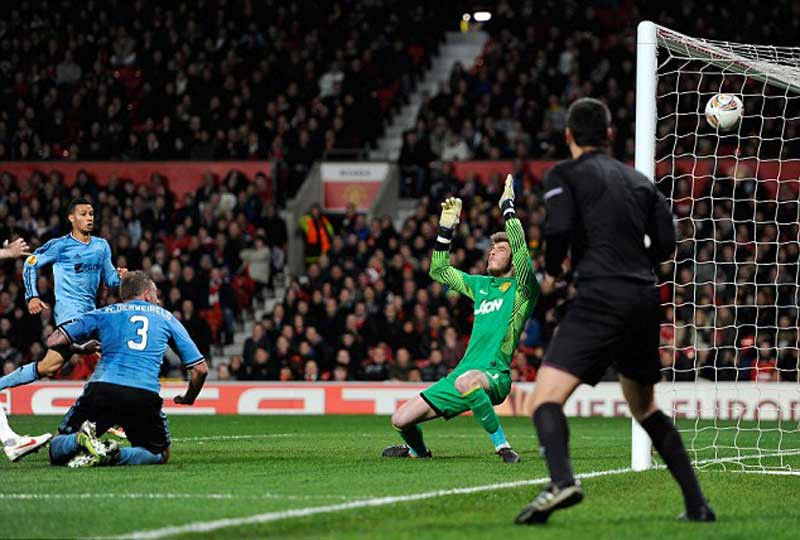 Phút 87, Anderweireld đánh đầu nâng tỷ số 2-1 cho Ajax, và rút ngắn cách biệt tổng tỷ số xuống chỉ 1 bàn Phút 87, Anderweireld đánh đầu nâng tỷ số 2-1 cho Ajax, và rút ngắn cách biệt tổng tỷ số xuống chỉ 1 bàn