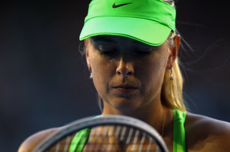 Trong set 2, Azarenka bắt đầu chiếm thế áp đảo với những cú thuận tay chuẩn xác và vượt lên dẫn 2-0 Trong set 2, Azarenka bắt đầu chiếm thế áp đảo với những cú thuận tay chuẩn xác và vượt lên dẫn 2-0