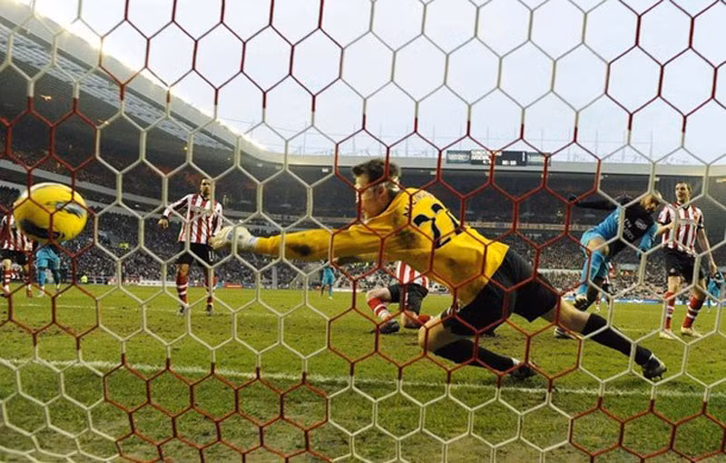 Số bàn thua của Arsenal trên sân khách ở Premier League mùa giải này bằng với tổng số bàn thua của Sunderland ở cả sân nhà lẫn sân khách. The Gunners đã chỉ có hai lần giữ sạch lưới kể từ đầu năm , một trong số đó là ở FA Cup. Số bàn thua của Arsenal trên sân khách ở Premier League mùa giải này bằng với tổng số bàn thua của Sunderland ở cả sân nhà lẫn sân khách. The Gunners đã chỉ có hai lần giữ sạch lưới kể từ đầu năm , một trong số đó là ở FA Cup.