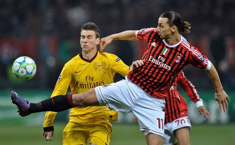 Arsenal mặt khác có nhiều chuyện để suy nghĩ về sau thất bại cay đắng trước AC Milan vào đêm thứ Tư. Họ sẽ phải ra sân mà không có hậu vệ Laurent Koscielny, người đã bị chấn thương đầu gối trong trận thua đó. Arsenal mặt khác có nhiều chuyện để suy nghĩ về sau thất bại cay đắng trước AC Milan vào đêm thứ Tư. Họ sẽ phải ra sân mà không có hậu vệ Laurent Koscielny, người đã bị chấn thương đầu gối trong trận thua đó.