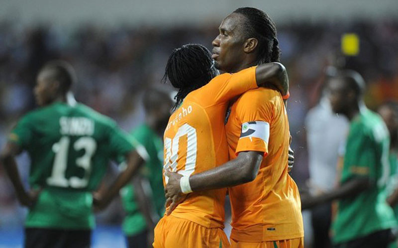 Phút 68, Gervinho bị phạm lỗi trong vòng cấm, tạo điều kiện để Drogba có cơ hội chuộc lỗi từ pha sút phạt đền hỏng năm 2006 trong trận chung kết với Ai Cập