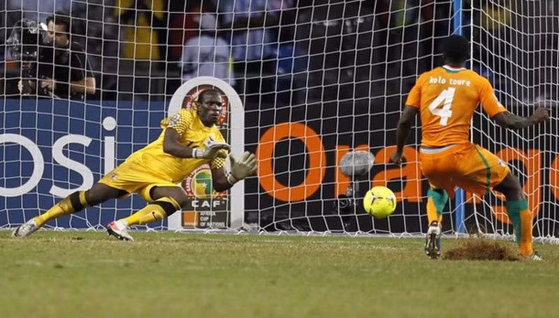 Và quả thực, họ đã thất bại. Kolo Toure cùng Gervinho đã không vượt qua được chính mình trong 17 phút nghẹt thở ấy.