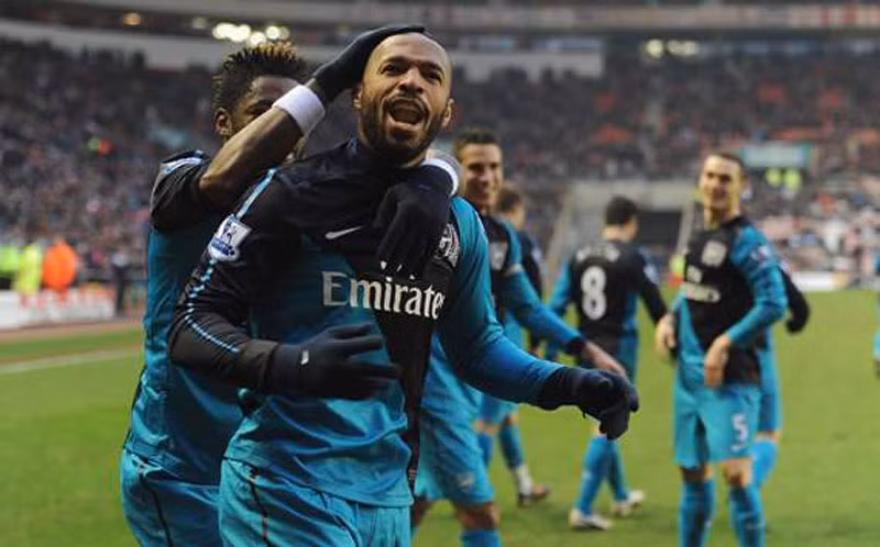 Abou Diaby có vấn đề với cơ bắp, Carl Jenkinson bị gãy cột sống, Andre Santos phải hơn một tháng nữa mới trở lại sau ca phẫu thuật ở mắt cá chân trong khi Jack Wilshere chưa một lần đá ở mùa này cho Arsenal với một chấn thương mắt cá chân dai dẳng. Thierry Henry ít có cơ hội đá chính, nhưng có thể sẽ ra sân ở hiệp 2 nếu thể lực đảm bảo. Nếu xuất hiện trên sân San Siro, đây sẽ là lần cuối cùng Henry khoác áo Arsenal trước khi trở lại New York. Abou Diaby có vấn đề với cơ bắp, Carl Jenkinson bị gãy cột sống, Andre Santos phải hơn một tháng nữa mới trở lại sau ca phẫu thuật ở mắt cá chân trong khi Jack Wilshere chưa một lần đá ở mùa này cho Arsenal với một chấn thương mắt cá chân dai dẳng. Thierry Henry ít có cơ hội đá chính, nhưng có thể sẽ ra sân ở hiệp 2 nếu thể lực đảm bảo. Nếu xuất hiện trên sân San Siro, đây sẽ là lần cuối cùng Henry khoác áo Arsenal trước khi trở lại New York.