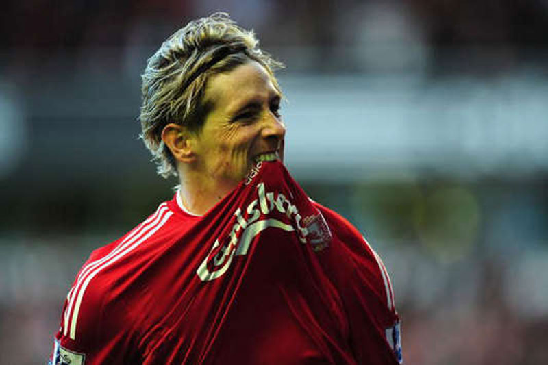Liverpool 2-0 Manchester United (25/10/2009) - Ác mộng Torres: Liverpool có khởi đầu khá tệ và cần một chiến thắng trước MU để lấy lại tinh thần. Sau 45 phút đầu không bàn thắng, Fernando Torres đè Nemanja Vidic để ghi bàn mở tỷ số. Bàn thắng muộn của David N’Gog ấn định tỷ số 2-0, và Pepe Reina chạy một mạch từ đầu đến cuối sân để thực hiện một trong những màn ăn mừng đáng nhớ nhất tại Anfield. Liverpool 2-0 Manchester United (25/10/2009) - Ác mộng Torres: Liverpool có khởi đầu khá tệ và cần một chiến thắng trước MU để lấy lại tinh thần. Sau 45 phút đầu không bàn thắng, Fernando Torres đè Nemanja Vidic để ghi bàn mở tỷ số. Bàn thắng muộn của David N’Gog ấn định tỷ số 2-0, và Pepe Reina chạy một mạch từ đầu đến cuối sân để thực hiện một trong những màn ăn mừng đáng nhớ nhất tại Anfield.