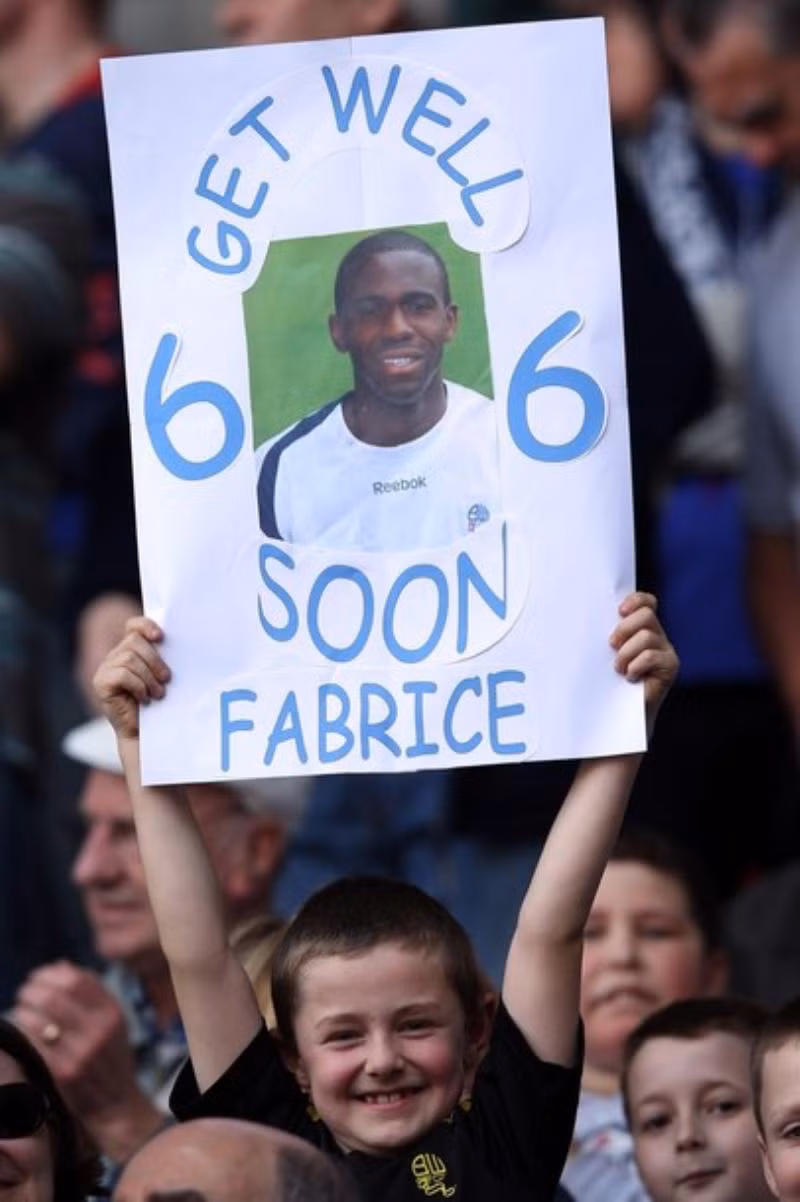 Sau khi Muamba đưa ra tuyên bố, chủ tịch Bolton, ông Phil Gartside đã gửi lời cảm ơn chân thành tới Muamba vì những gì anh đã đóng góp. “Chúng tôi rất thất vọng khi Fabrice không thể tiếp tục thi đấu, nhưng điều quan trọng nhất là Fabrice cùng gia đình anh có cả một tương lai phía trước”. Sau khi Muamba đưa ra tuyên bố, chủ tịch Bolton, ông Phil Gartside đã gửi lời cảm ơn chân thành tới Muamba vì những gì anh đã đóng góp. “Chúng tôi rất thất vọng khi Fabrice không thể tiếp tục thi đấu, nhưng điều quan trọng nhất là Fabrice cùng gia đình anh có cả một tương lai phía trước”.