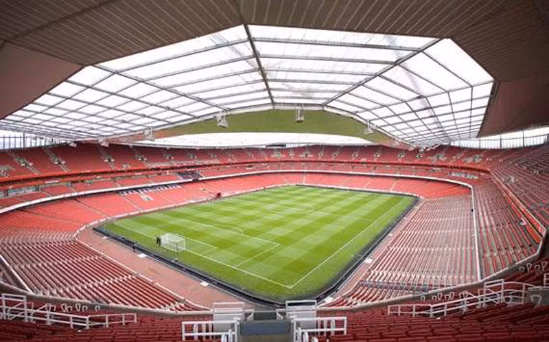 2. Arsenal được định giá vào khoảng hơn 1 tỷ bảng Anh, theo báo cáo tài chính mới nhất sau đợt bán cổ phiếu vừa qua. Theo tờ Daily Mail, một nhà đầu tư bí mật vừa tham gia vào việc mua 2 cổ phiếu có giá trị 16.500 bảng/cổ phiếu, đẩy giá trị của Arsenal lên 1,1 tỷ bảng. Người mua giấu tên này được cho là không phải thành viên của Hội đồng quản trị của Arsenal hiện tại. 2. Arsenal được định giá vào khoảng hơn 1 tỷ bảng Anh, theo báo cáo tài chính mới nhất sau đợt bán cổ phiếu vừa qua. Theo tờ Daily Mail, một nhà đầu tư bí mật vừa tham gia vào việc mua 2 cổ phiếu có giá trị 16.500 bảng/cổ phiếu, đẩy giá trị của Arsenal lên 1,1 tỷ bảng. Người mua giấu tên này được cho là không phải thành viên của Hội đồng quản trị của Arsenal hiện tại.