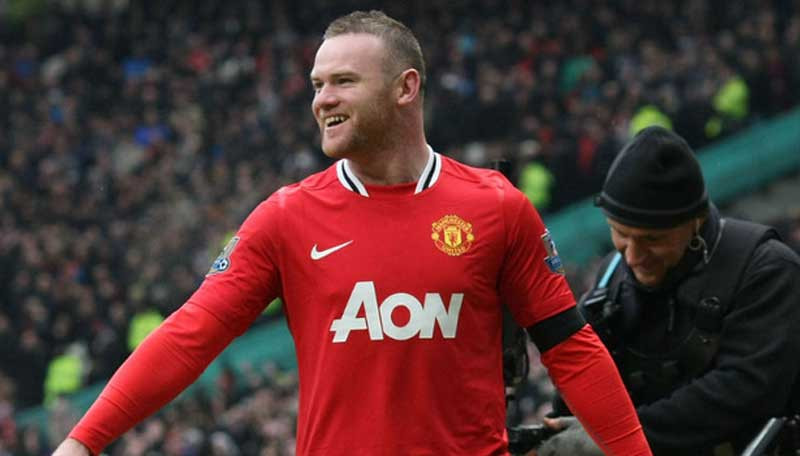 1. Wayne Rooney vừa bỏ buổi tập ngày thứ Tư, buổi tập cuối trước khi Manchester United đá trận lượt về vòng 1/32 Europa League trước Ajax đêm nay. Có vẻ như Sir Alex đã cho Rooney nghỉ trận đấu này để dành sức cho trận đấu với Norwich cuối tuần này. Các trụ cột của đội 1 đều có mặt, và 2 thương binh Anderson và Michael Owen cũng đã tập nhẹ trở lại. MU đang dẫn 2-0 và lại có lợi thế Old Trafford nên chỉ cần hòa hoặc thua với cách biệt 1 bàn là đủ để vào vòng 1/16.