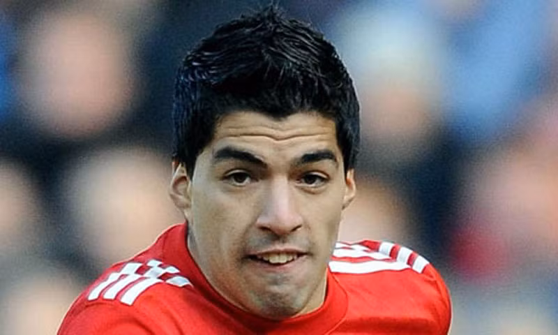 Không ai nghi ngờ tài năng của Luis Suarez, cầu thủ xuất sắc nhất Uruguay vào thời điểm hiện tại. Nhưng câu hỏi được đặt ra là, liệu anh ta có thực sự mang trong mình những phẩm chất cao quý của một VĐV thể thao?