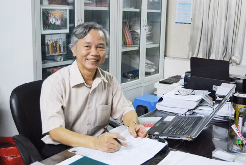 Tiến sĩ Vũ Thế Khanh, Giám đốc Liên hiệp khoa học công nghệ tin học ứng dụng (UIA) khẳng định, ngoại cảm “rởm” hoàn toàn có thể sử dụng “chân gỗ’ để lừa bịp thân nhân liệt sĩ. Tiến sĩ Vũ Thế Khanh, Giám đốc Liên hiệp khoa học công nghệ tin học ứng dụng (UIA) khẳng định, ngoại cảm “rởm” hoàn toàn có thể sử dụng “chân gỗ’ để lừa bịp thân nhân liệt sĩ.
