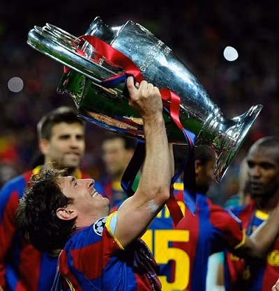 Messi tiếp tục cho thấy sự thống trị của mình trong cuộc đua danh hiệu và giải thưởng năm vừa qua