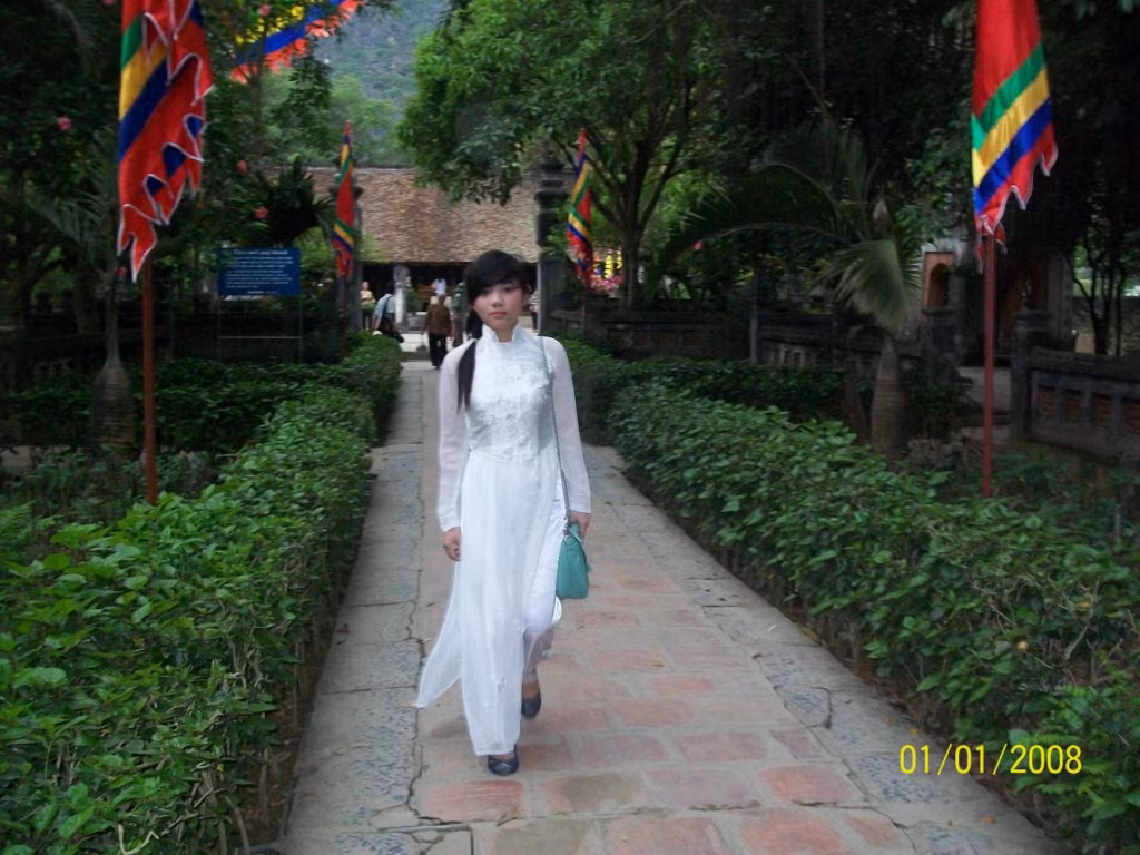 Phương châm sống của Ngọc Bích là: "Đừng sợ cái bóng của chính mình vì điều đó chứng tỏ ánh sáng đang ở gần đâu đây".