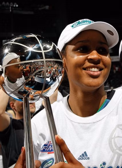 23. Maya Moore – Bóng rổ nữ: Áp đảo, đó là từ để nói về Moore, người đưa Minnesota Lynx tới loạt chung kết WNBA thứ 2 liên tiếp. Và cô một lần nữa là ngôi sao chính khi giúp ĐT Mỹ đoạt huy chương Vàng ở London. 23. Maya Moore – Bóng rổ nữ: Áp đảo, đó là từ để nói về Moore, người đưa Minnesota Lynx tới loạt chung kết WNBA thứ 2 liên tiếp. Và cô một lần nữa là ngôi sao chính khi giúp ĐT Mỹ đoạt huy chương Vàng ở London.