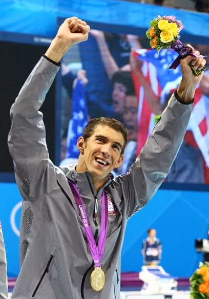 12. Michael Phelps – Bơi: VĐV Olympic xuất sắc nhất trong lịch sử, Phelps giành 6 huy chương tại London để trở thành VĐV có nhiều huy chương nhất trong lịch sử Thế vận hội. Với 4 huy chương Vàng và 2 huy chương Bạc, Phelps có tổng cộng 22 huy chương Olympic, trong đó có 18 huy chương Vàng. 12. Michael Phelps – Bơi: VĐV Olympic xuất sắc nhất trong lịch sử, Phelps giành 6 huy chương tại London để trở thành VĐV có nhiều huy chương nhất trong lịch sử Thế vận hội. Với 4 huy chương Vàng và 2 huy chương Bạc, Phelps có tổng cộng 22 huy chương Olympic, trong đó có 18 huy chương Vàng.