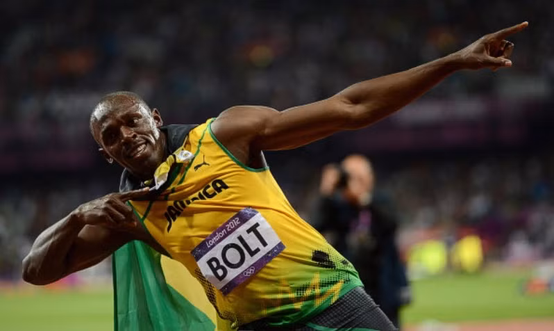 3. Usain Bolt – Điền kinh: Một trong những VĐV điền kinh xuất sắc nhất mọi thời đại. Usain Bolt làm được điều chưa ai làm được, đó là đoạt huy chương Vàng ở 3 nội dung 100m, 200m và 400m tiếp sức trong 2 kỳ Olympic liên tiếp, điều có lẽ sẽ không ai có thể làm được. 3. Usain Bolt – Điền kinh: Một trong những VĐV điền kinh xuất sắc nhất mọi thời đại. Usain Bolt làm được điều chưa ai làm được, đó là đoạt huy chương Vàng ở 3 nội dung 100m, 200m và 400m tiếp sức trong 2 kỳ Olympic liên tiếp, điều có lẽ sẽ không ai có thể làm được.