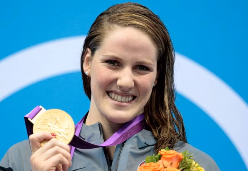 8. Missy Franklin – Bơi: VĐV bơi xuất sắc nhất thế giới năm 2012. Franklin đoạt 4 huy chương Vàng Olympic và 1 huy chương Đồng, và thưa các độc giả, cô đoạt 5 huy chương và lập 2 kỷ lục thế giới khi vẫn còn đang đi học trung học! 8. Missy Franklin – Bơi: VĐV bơi xuất sắc nhất thế giới năm 2012. Franklin đoạt 4 huy chương Vàng Olympic và 1 huy chương Đồng, và thưa các độc giả, cô đoạt 5 huy chương và lập 2 kỷ lục thế giới khi vẫn còn đang đi học trung học!
