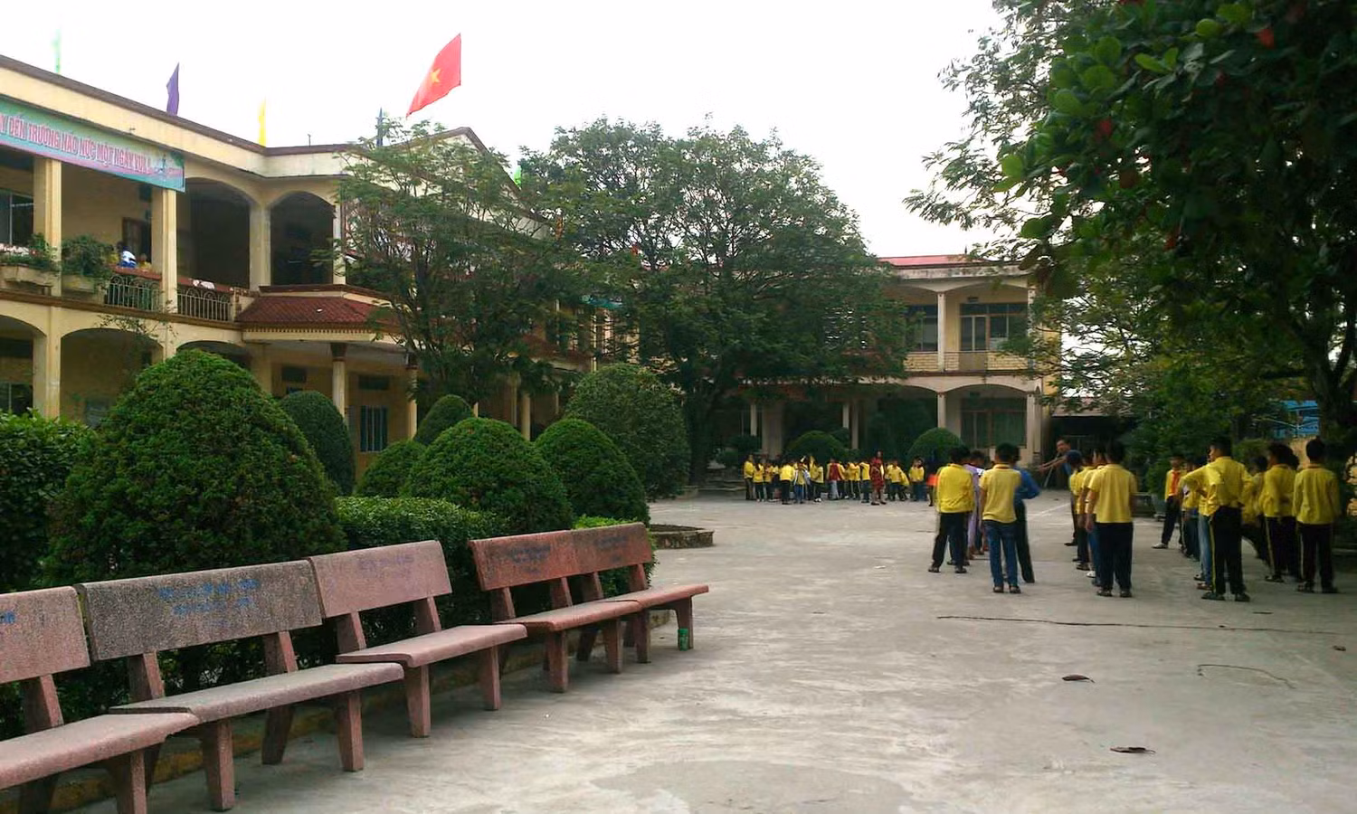 Hiệu trưởng trường Trường Yên nói khoản thu nào cũng được Hà Nội cho phép cả ảnh 2 Hiệu trưởng trường Trường Yên nói khoản thu nào cũng được Hà Nội cho phép cả ảnh 2
