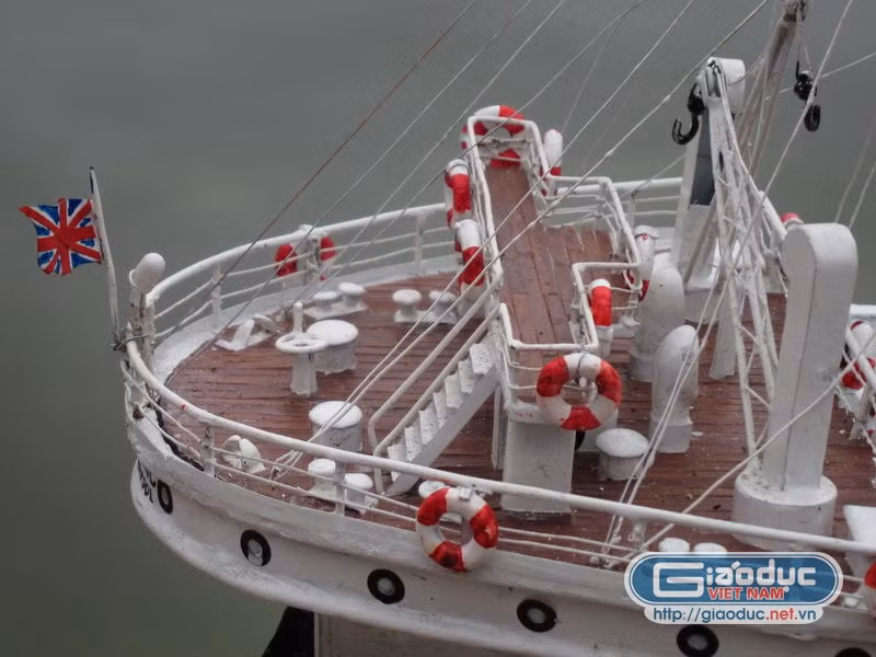 Phần đuôi tàu nơi Jack Dawson cứu Rose DeWitt Bukater trong phim Titanic