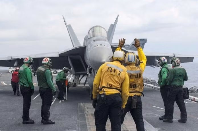 Máy bay chiến đấu F/A-18 Hornet Hải quân Mỹ (nguồn Tin tức tham khảo, TQ) Máy bay chiến đấu F/A-18 Hornet Hải quân Mỹ (nguồn Tin tức tham khảo, TQ)