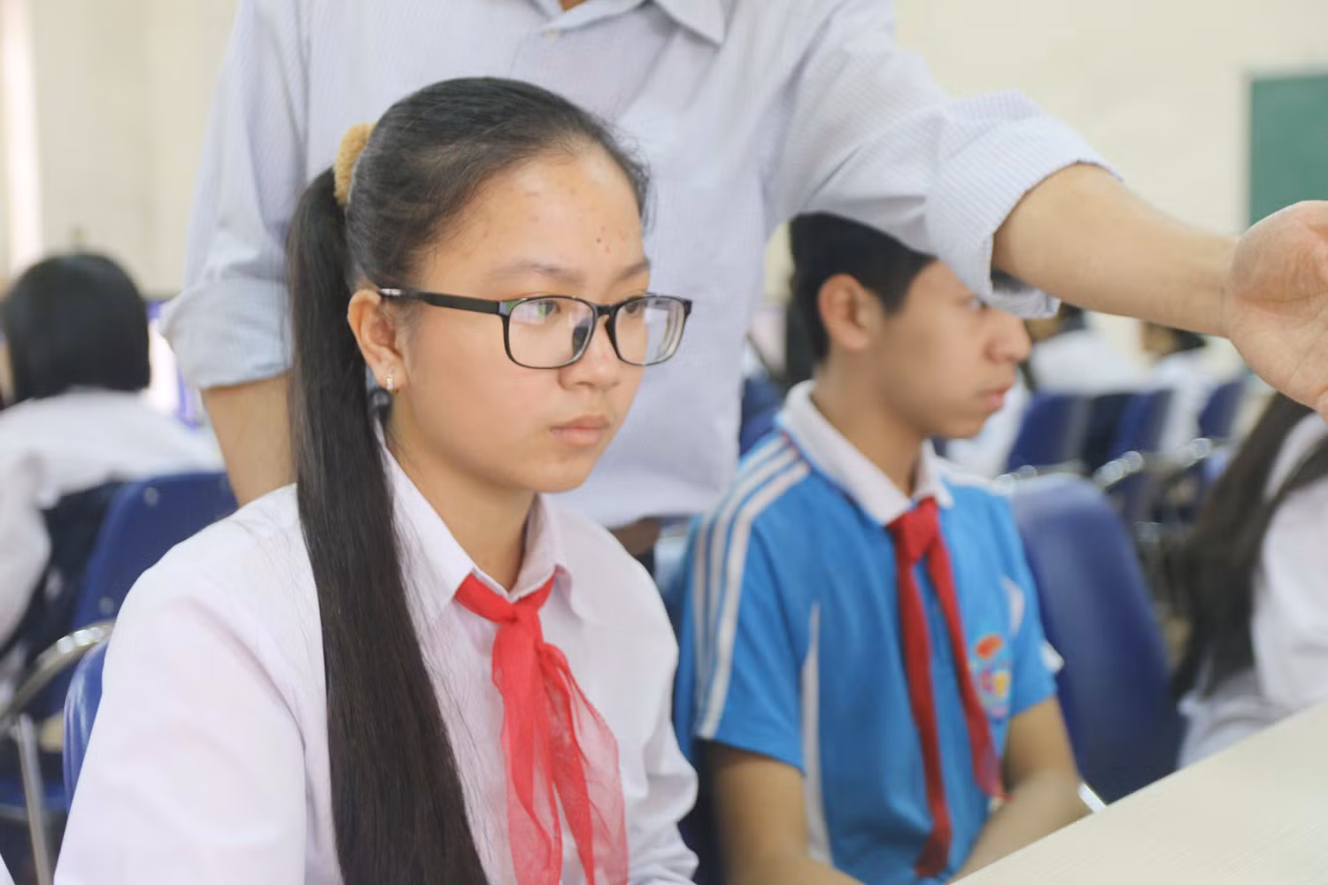 Nữ sinh lớp 9 Lưu Thu Huyền có niềm yêu thích đặc biệt với môn Tin học (Ảnh: Thu Trang) Nữ sinh lớp 9 Lưu Thu Huyền có niềm yêu thích đặc biệt với môn Tin học (Ảnh: Thu Trang)