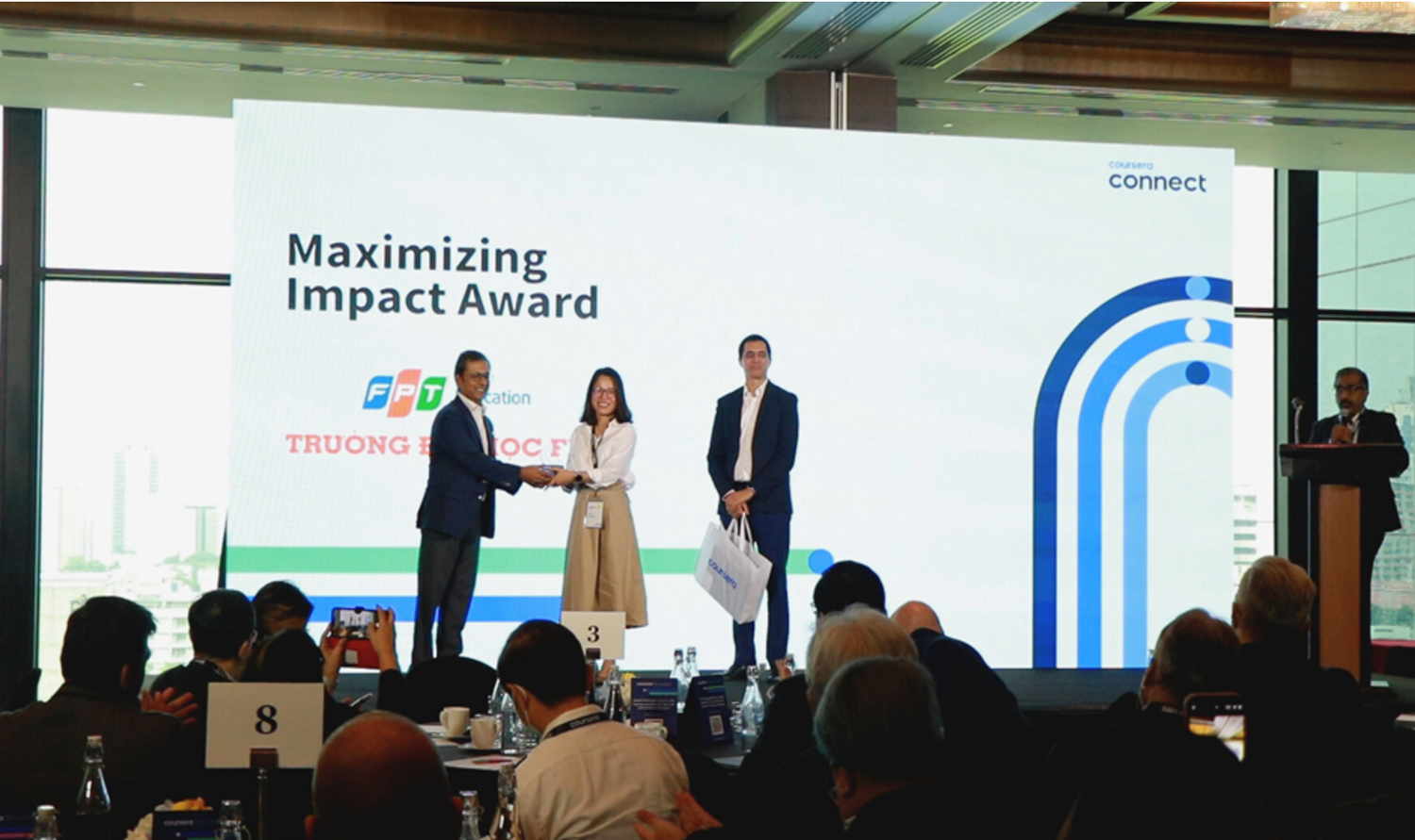 Anh 1 Content 04 - 05 Coursera Maximizing Impact Award 2024 v2.1.jpg