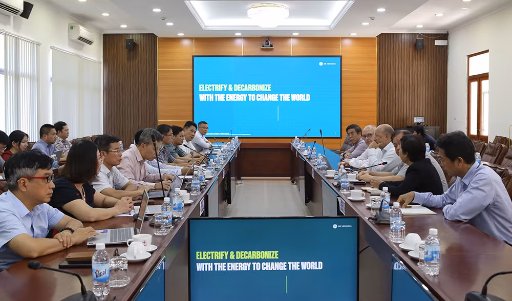 Buổi làm việc giữa EVNNPT và GE Vernova diễn ra chiều ngày 3/10/2024.