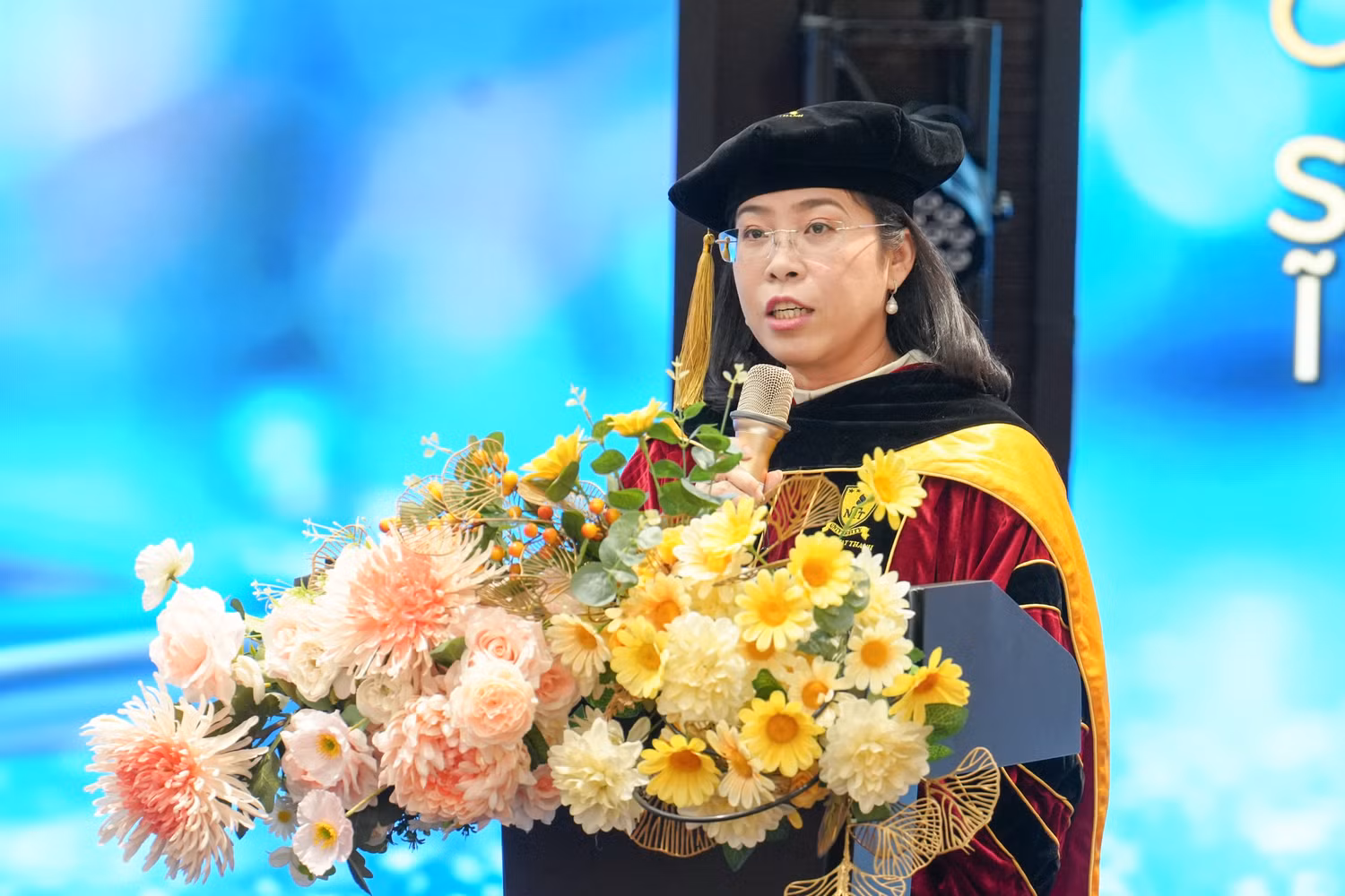 TS. Trần Ái Cầm - Hiệu trưởng nhà trường cho biết, những Tân BS là minh chứng rõ nét nhất để hiện thực hóa sứ mạng của NTTU trong việc góp phần đào tạo và cung ứng NNL CLC.jpg