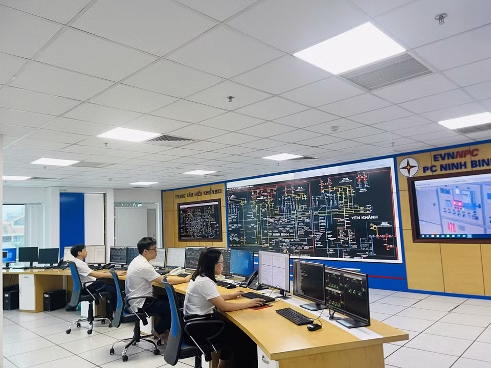 Trung tâm điều khiển xa Công ty Điện lực Ninh Bình.
