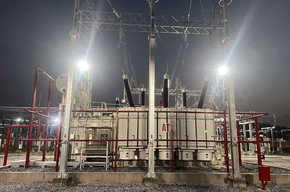Máy biến áp AT1 tại Trạm biến áp 220kV Thủy Nguyên đã đóng điện thành công.