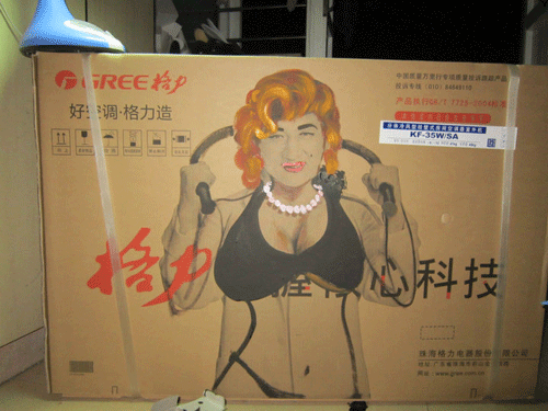 Thành Long hóa thân cô đào Mỹ Marrilyn Monroe.