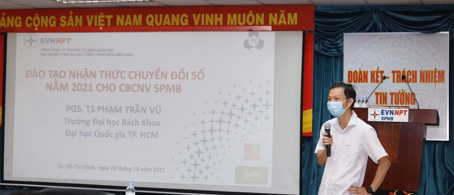 Ban Quản lý dự án các công trình điện miền Nam tổ chức khóa đào tạo "Nhận thức chuyển đổi số". Ảnh: evnnpt.vn
