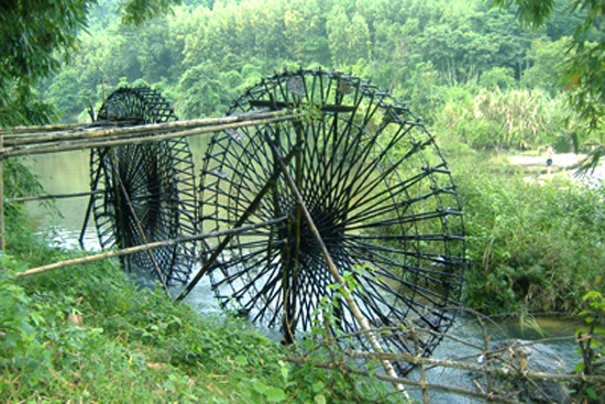 Những chiếc cọn ngày đêm guồng nước âm thầm, chịu thương, chịu khó, cần cù và nhẫn nại đã trở thành cảm hứng vô tận và đi vào những tác phẩm nghệ thuật, phim ảnh, thơ ca....(Ảnh: Internet).