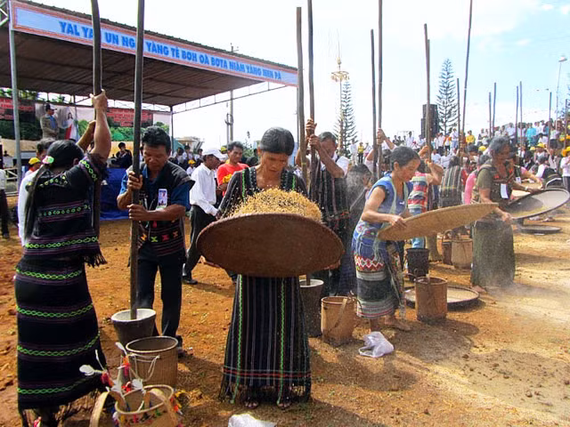 Đối với đồng bào các dân tộc thiểu số ở Tây Nguyên mỗi năm họ họp mặt các dân tộc một lần, mục đích của ngày họp mặt là “cầu nguyện cho việc truyền giáo cho người dân tộc thiểu số và giúp bảo tồn văn hóa của họ”. Đây cũng là dịp để giáo dân ở 20 buôn làng trao đổi văn hóa, phong tục với nhau, làm tô đẹp thêm cho nét đẹp của các buôn làng