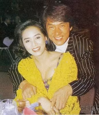 Thiên hậu Hồng Kông Mai Diễm Phương và anh chàng đào hoa Thành Long.