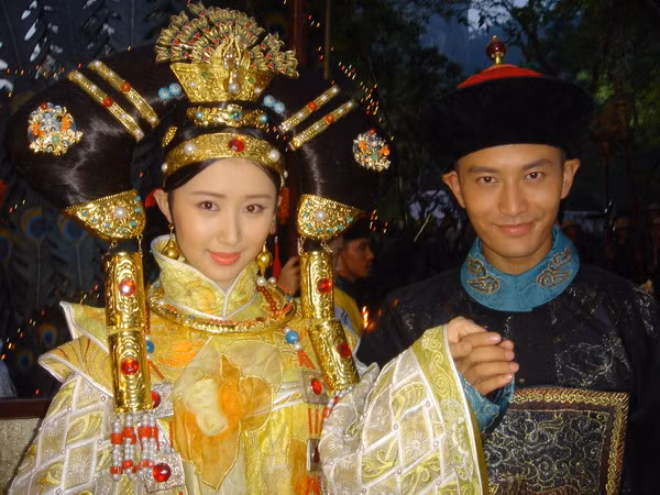 Kiến Ninh công chúa của Thư Sướng trong Lộc Đỉnh Ký do CTV sản xuất 2006. Kiến Ninh công chúa của Thư Sướng trong Lộc Đỉnh Ký do CTV sản xuất 2006.