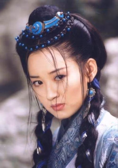 Hứa Tịnh (CTV - 2001), thể hiện nhân vật Nhậm Doanh Doanh thành công nhất và để lại ấn tượng nhiều nhất. Hứa Tịnh (CTV - 2001), thể hiện nhân vật Nhậm Doanh Doanh thành công nhất và để lại ấn tượng nhiều nhất.