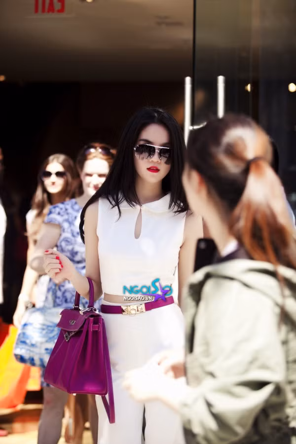 Ngọc Trinh nổi bật trong trang phục của Chic & Trendy Ngọc Trinh nổi bật trong trang phục của Chic & Trendy