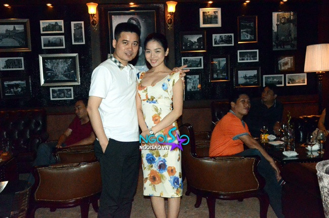 Tạo dáng chụp hình cùng những người bạn.