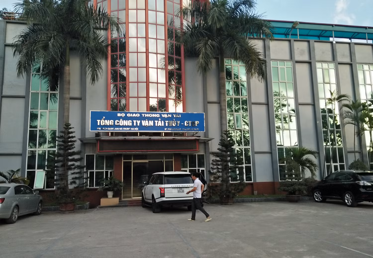 Trụ sở Tổng Công ty vận tải thủy - Công ty cổ phần (gọi tắt là Cảng Hà Nội. Ảnh: THỤY DU.