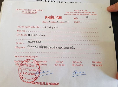 Phiếu chi ngày 25/8/2011, ghi mục đích là BGH tiếp khách với trị giá 41,2 triệu đồng (ảnh: P.L)