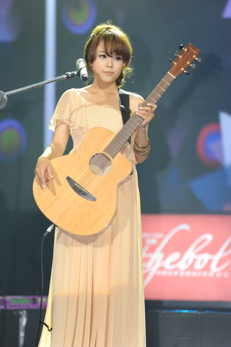 Đứng yên của Thái Trinh cũng nhận được nhiều sự ủng hộ của khán giả, cô bé chinh phục người nghe không những bằng một giọng hát cao vút, đầy cảm xúc mà còn bằng một phong cách với vẻ bề ngoài xinh xắn, dễ thương.