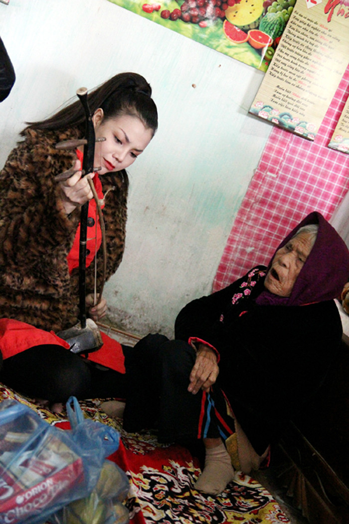 Năm 2008, Nghệ nhân Hà Thị Cầu đã nhận được Giải thưởng Đào Tấn, giải thưởng cho những đóng góp trong việc gìn giữ vốn quý nghệ thuật dân tộc. Năm 2008, Nghệ nhân Hà Thị Cầu đã nhận được Giải thưởng Đào Tấn, giải thưởng cho những đóng góp trong việc gìn giữ vốn quý nghệ thuật dân tộc.