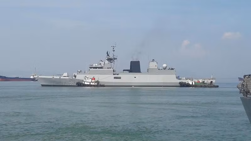 Tàu hộ tống INS KAMORTA là một lớp tàu hộ vệ săn ngầm tàng hình hiện đại của hạm đội Miền Đông, được trang bị vũ khí, khí tài săn ngầm và phòng không khá mạnh. Tàu hộ tống INS KAMORTA là một lớp tàu hộ vệ săn ngầm tàng hình hiện đại của hạm đội Miền Đông, được trang bị vũ khí, khí tài săn ngầm và phòng không khá mạnh.